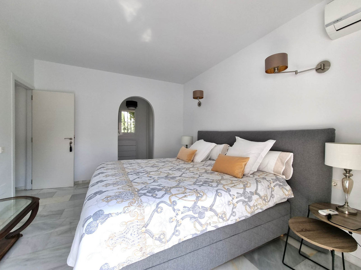 Se vende Villa - Chalet de 3 dormitorios en Costa Del Sol, Málaga, España