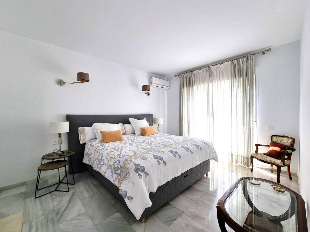 Se vende Villa - Chalet de 3 dormitorios en Costa Del Sol, Málaga, España