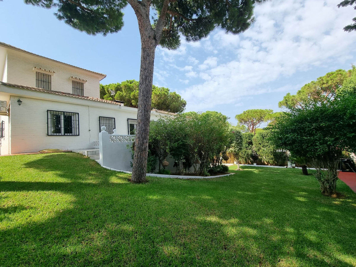 Se vende Villa - Chalet de 3 dormitorios en Costa Del Sol, Málaga, España