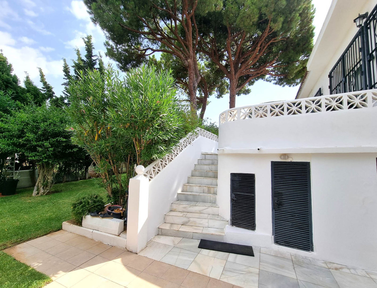 Se vende Villa - Chalet de 3 dormitorios en Costa Del Sol, Málaga, España