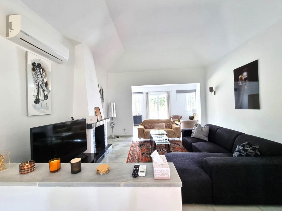 Se vende Villa - Chalet de 3 dormitorios en Costa Del Sol, Málaga, España