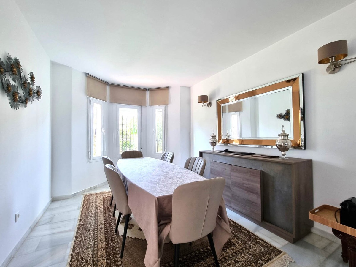 Se vende Villa - Chalet de 3 dormitorios en Costa Del Sol, Málaga, España