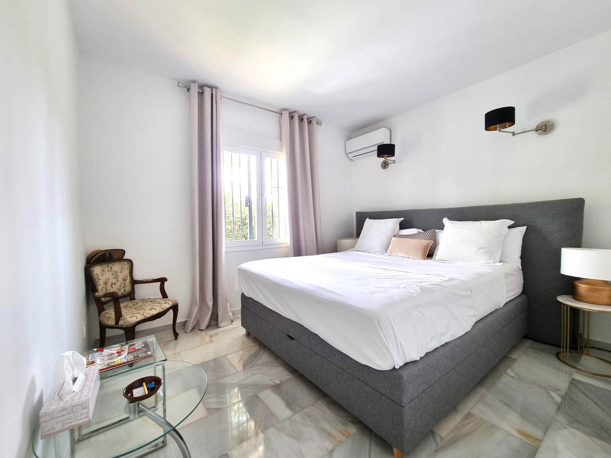 Se vende Villa - Chalet de 3 dormitorios en Costa Del Sol, Málaga, España