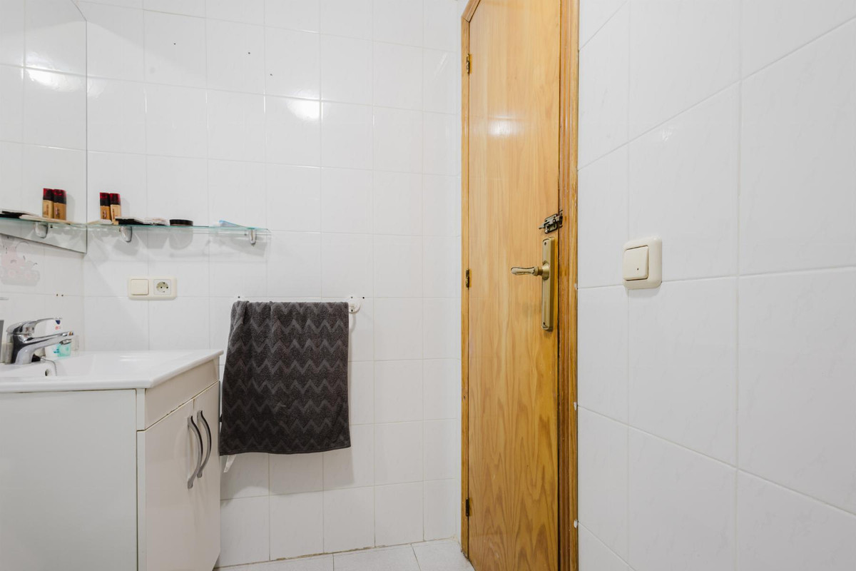 Se vende Apartamento Planta Media de 2 dormitorios en Costa Blanca, Alicante, España