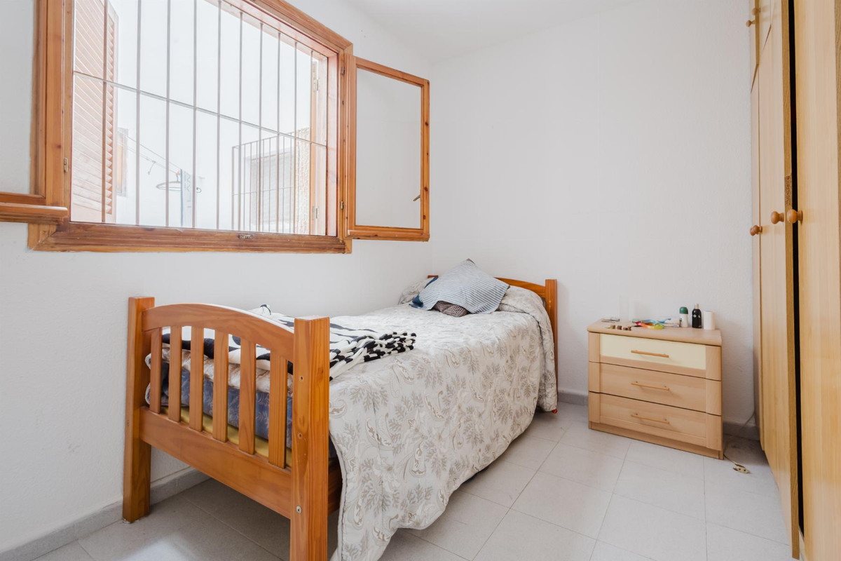 Se vende Apartamento Planta Media de 2 dormitorios en Costa Blanca, Alicante, España