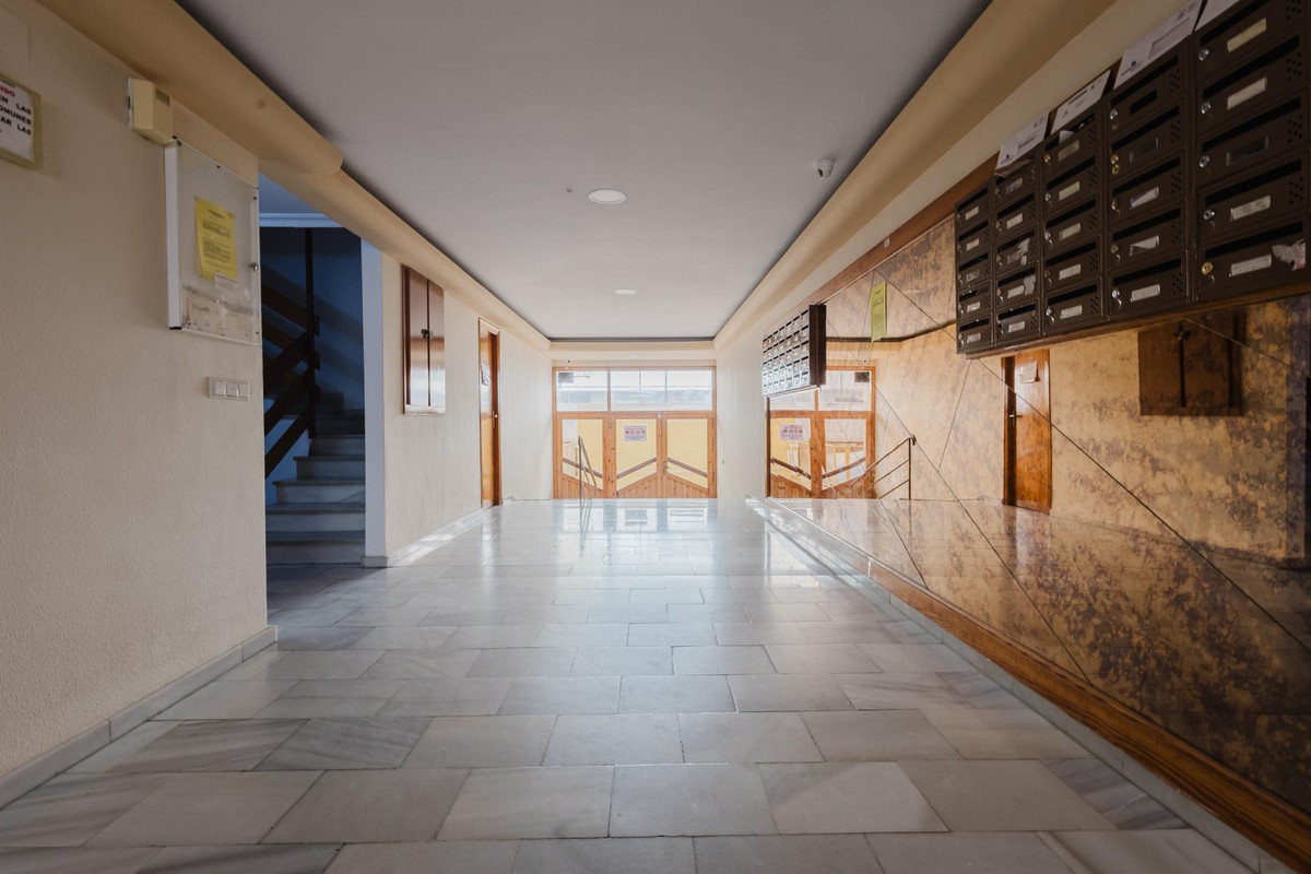 Se vende Apartamento Planta Media de 2 dormitorios en Costa Blanca, Alicante, España