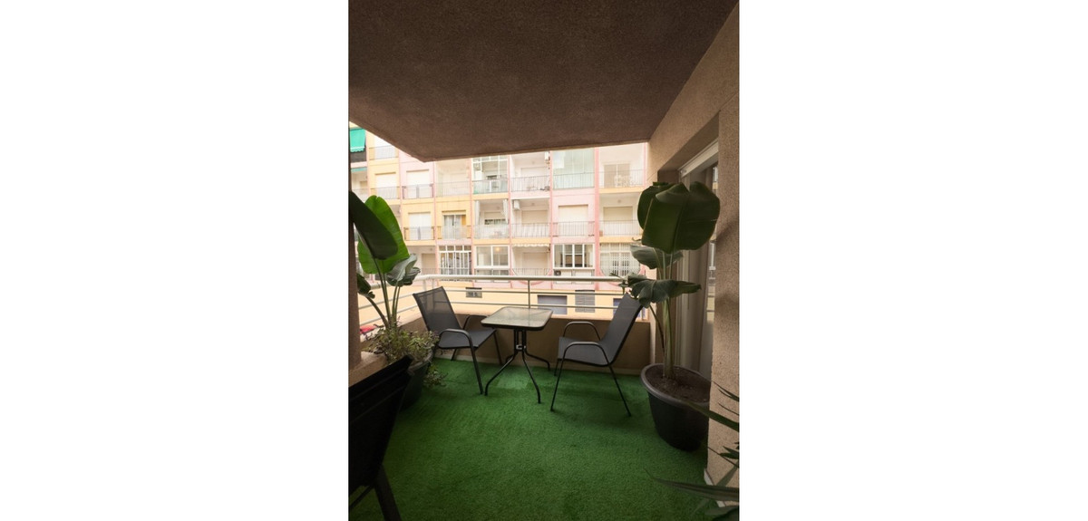 Se vende Apartamento Planta Media de 2 dormitorios en Costa Blanca, Alicante, España