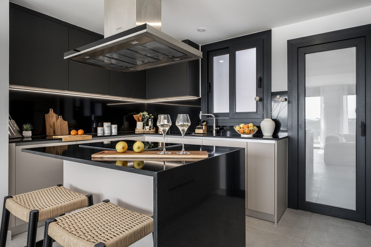 3 Bed Apartment for sale in Estepona Costa Del Sol, Málaga, Spain