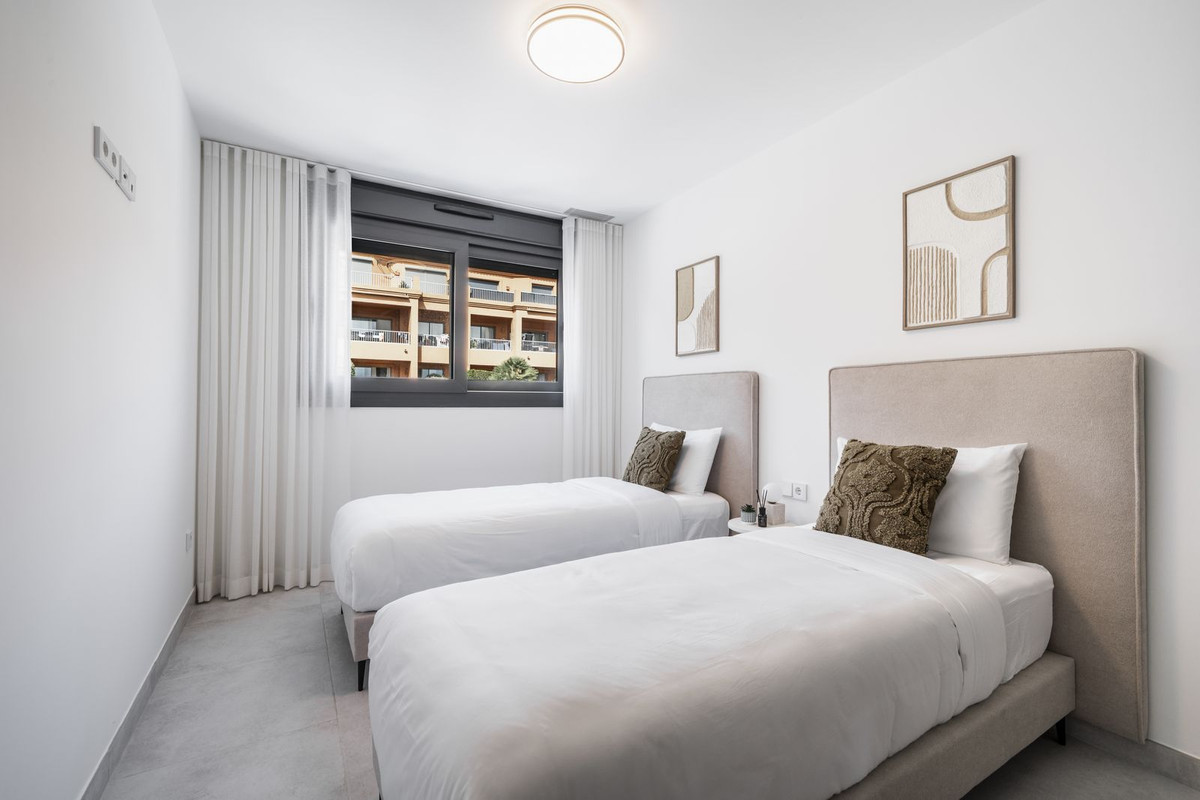 3 Bed Apartment for sale in Estepona Costa Del Sol, Málaga, Spain
