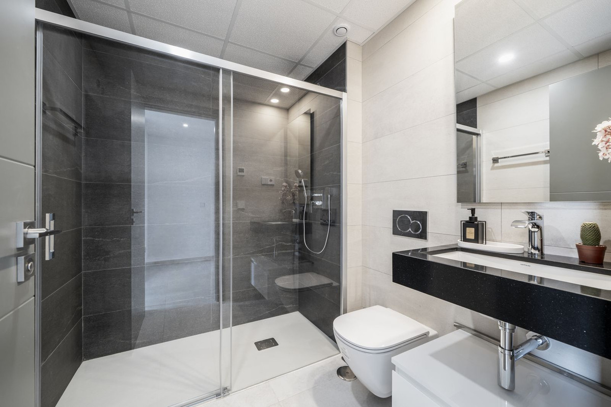 3 Bed Apartment for sale in Estepona Costa Del Sol, Málaga, Spain