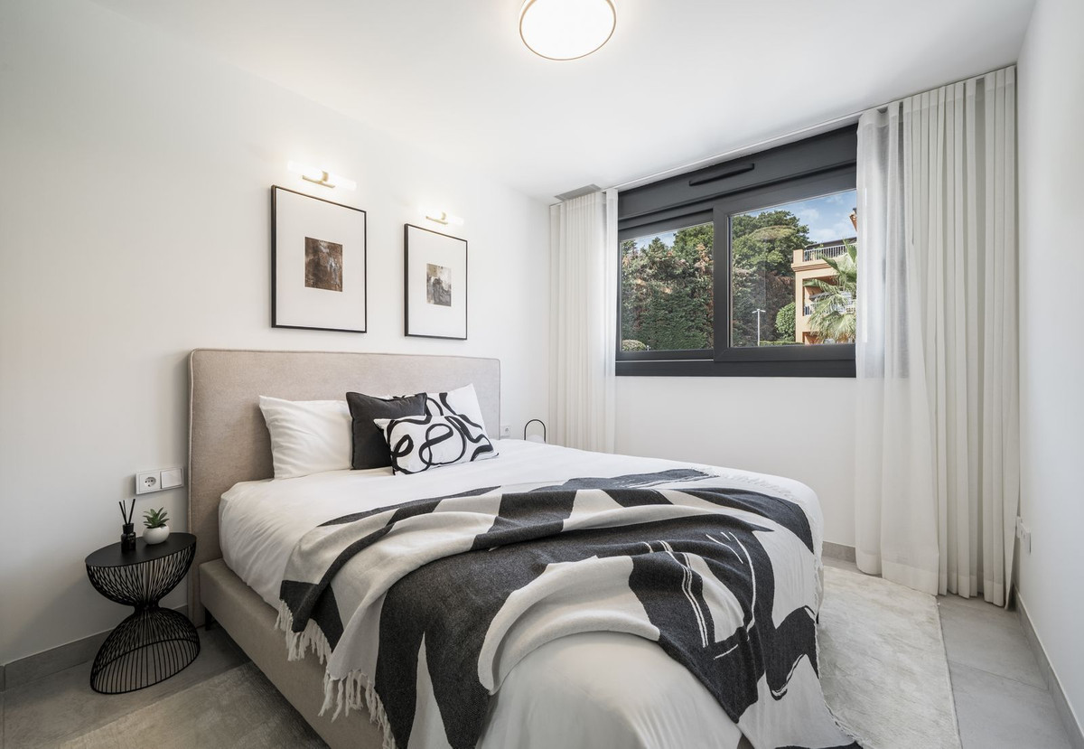 3 Bed Apartment for sale in Estepona Costa Del Sol, Málaga, Spain