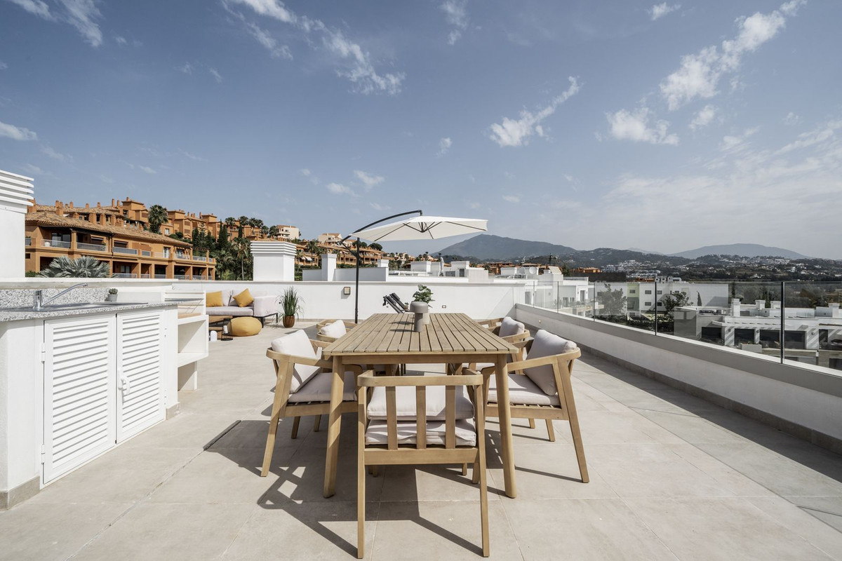 3 Bed Apartment for sale in Estepona Costa Del Sol, Málaga, Spain