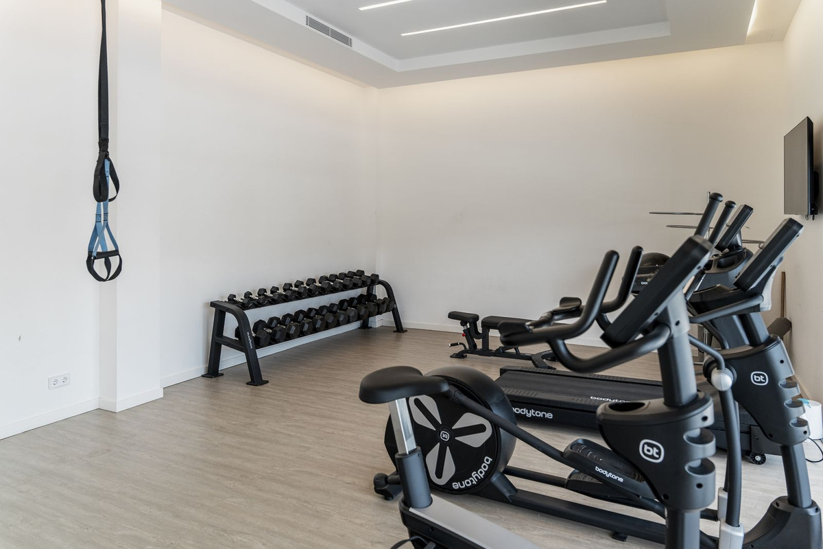 3 Bed Apartment for sale in Estepona Costa Del Sol, Málaga, Spain