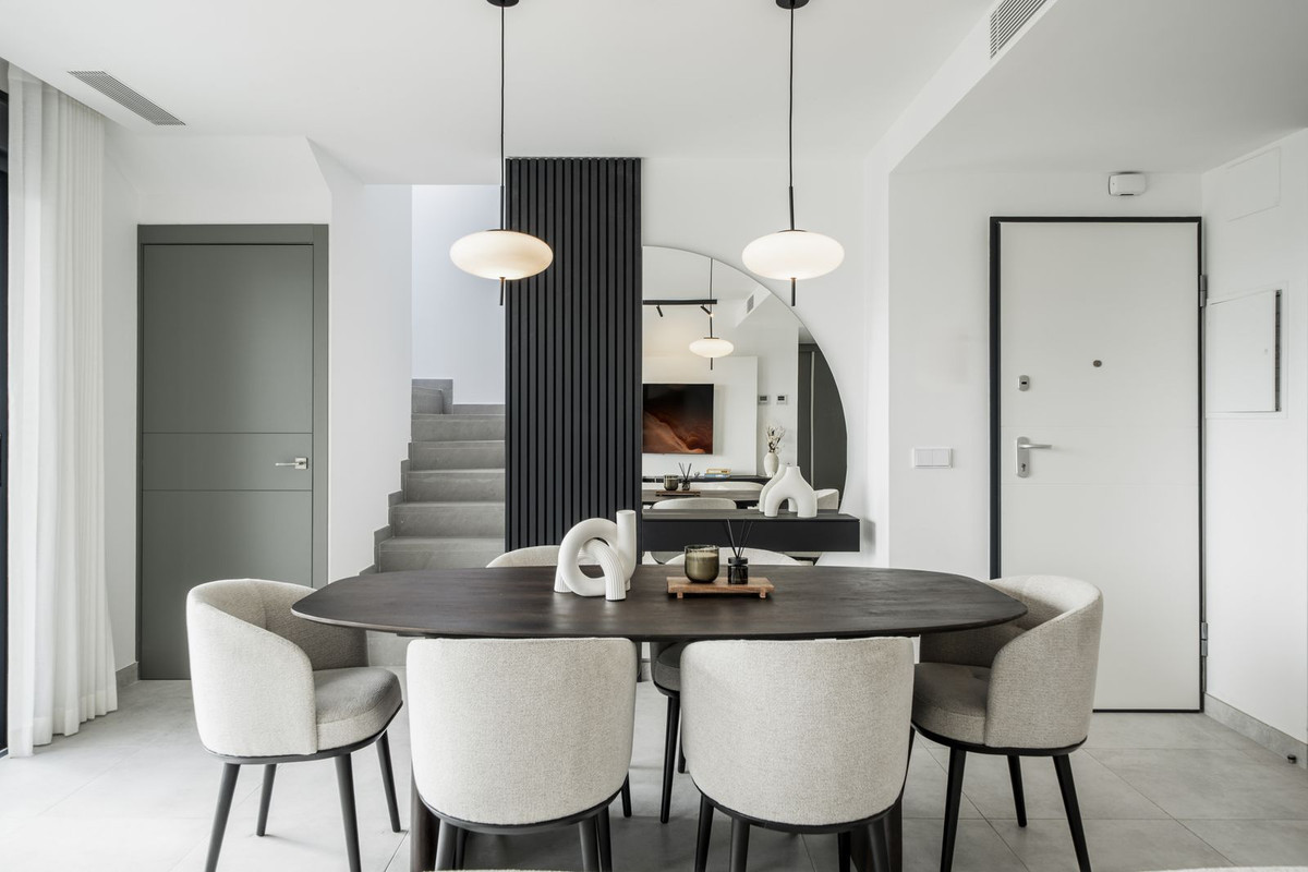 3 Bed Apartment for sale in Estepona Costa Del Sol, Málaga, Spain
