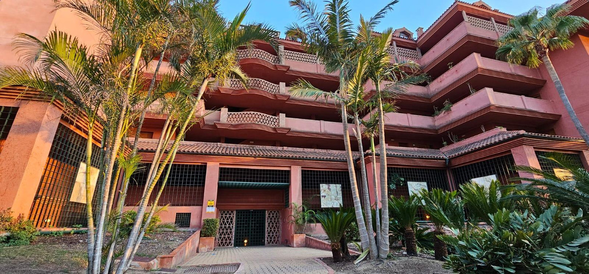 3 Bed Apartment for sale in Higueron Costa Del Sol, Málaga, Spain