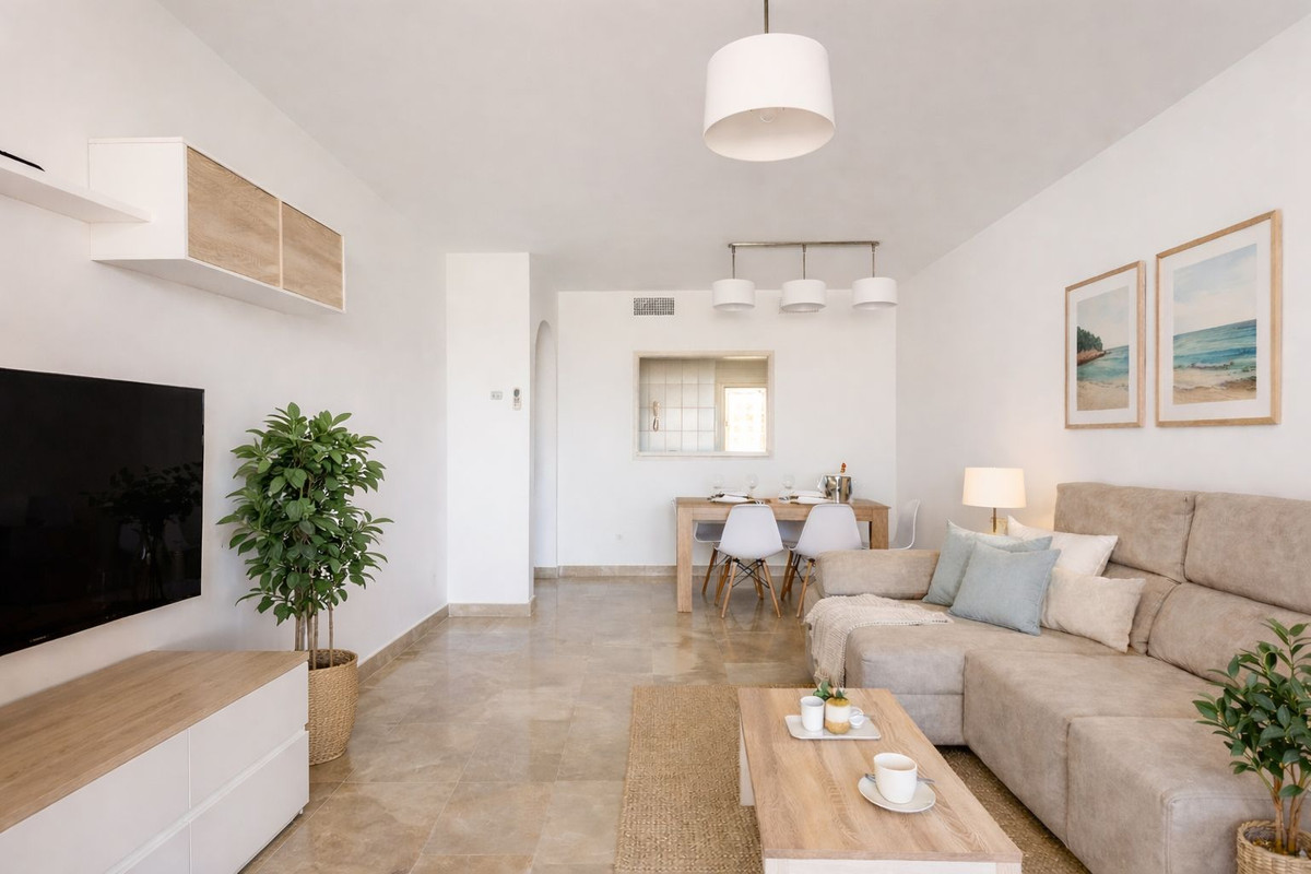 Se vende Apartamento Planta Media de 2 dormitorios en Costa Del Sol, Málaga, España