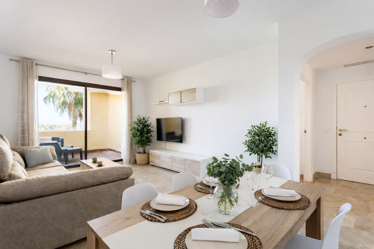 Se vende Apartamento Planta Media de 2 dormitorios en Costa Del Sol, Málaga, España