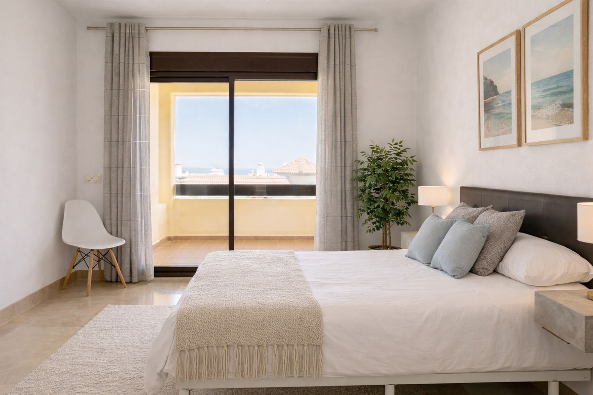 Se vende Apartamento Planta Media de 2 dormitorios en Costa Del Sol, Málaga, España