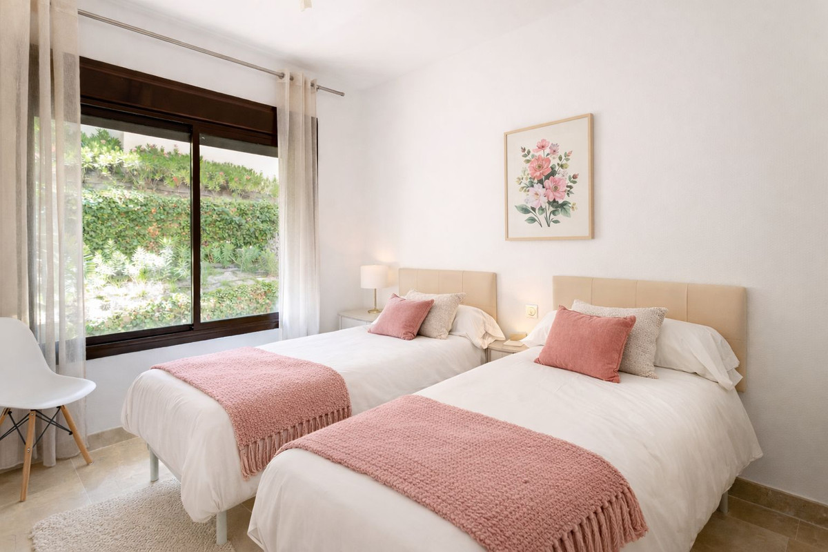 Se vende Apartamento Planta Media de 2 dormitorios en Costa Del Sol, Málaga, España