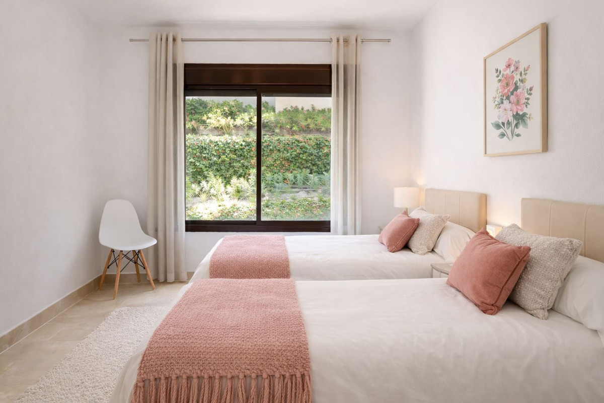 Se vende Apartamento Planta Media de 2 dormitorios en Costa Del Sol, Málaga, España