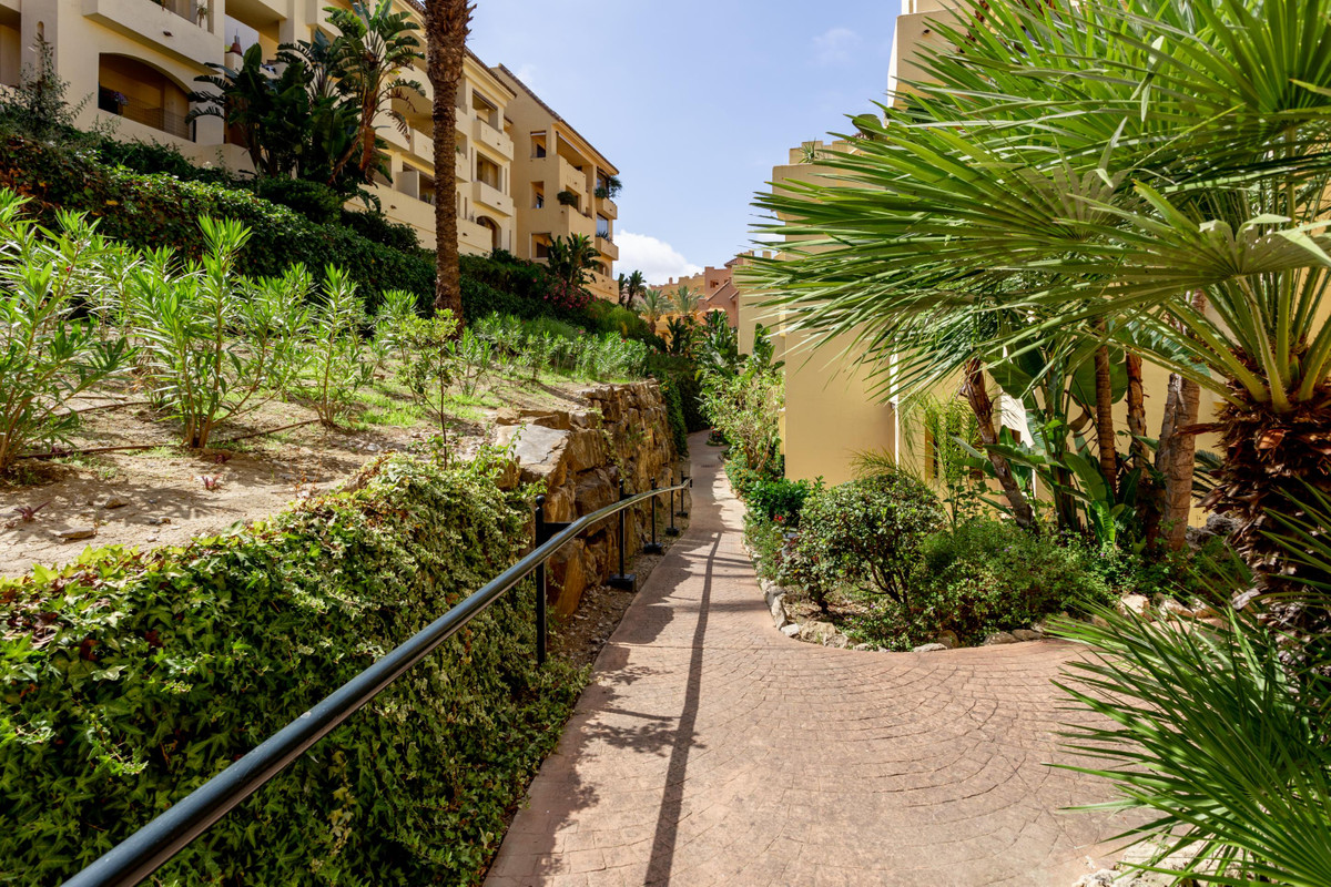 Se vende Apartamento Planta Media de 2 dormitorios en Costa Del Sol, Málaga, España