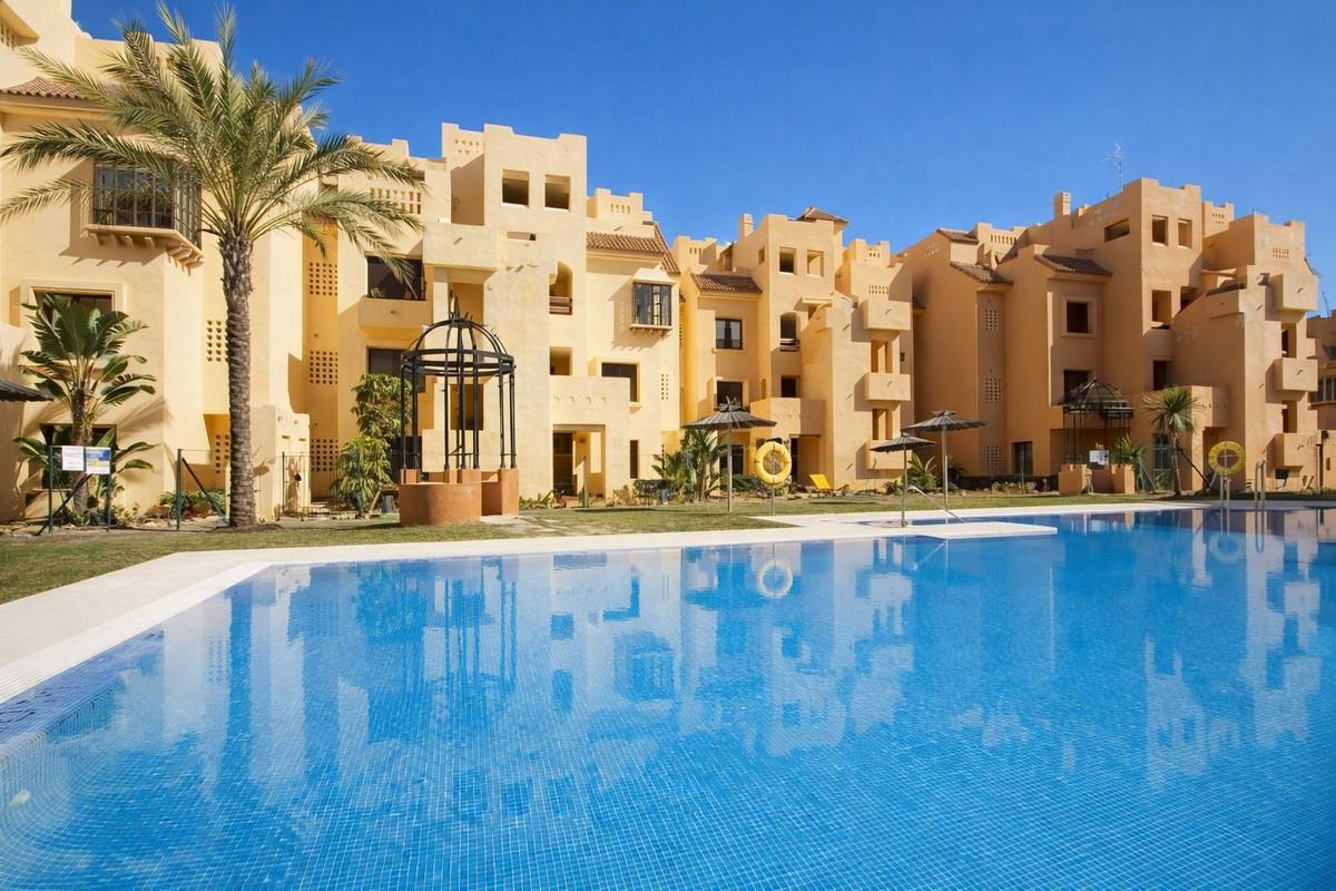 Se vende Apartamento Planta Media de 2 dormitorios en Costa Del Sol, Málaga, España