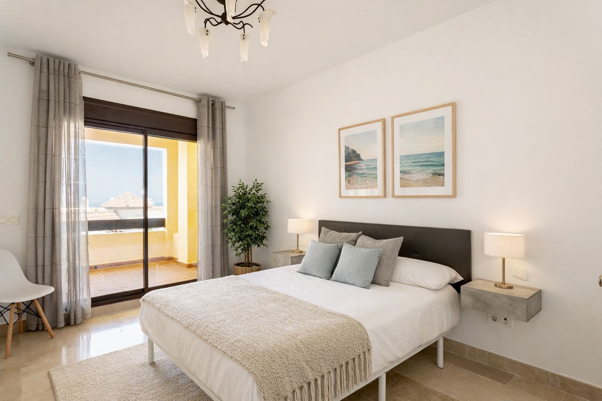 Se vende Apartamento Planta Media de 2 dormitorios en Costa Del Sol, Málaga, España