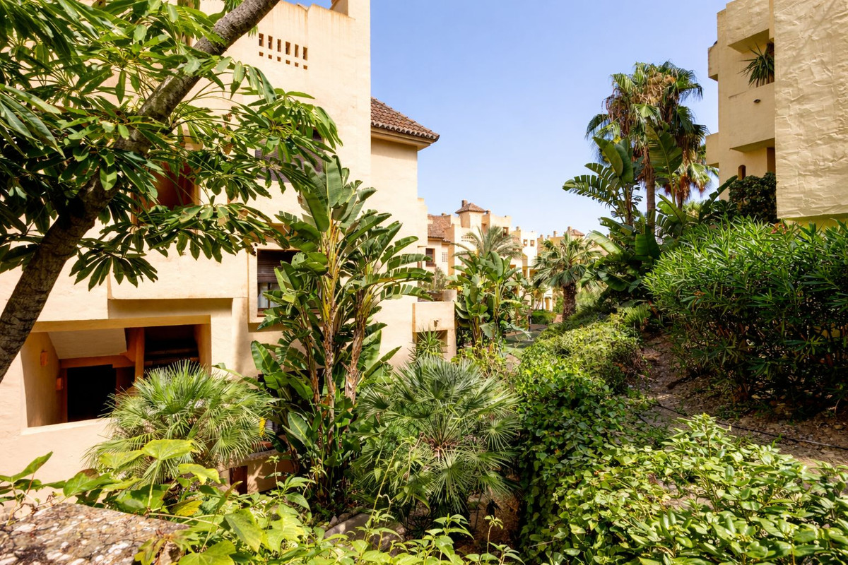 Se vende Apartamento Planta Media de 2 dormitorios en Costa Del Sol, Málaga, España