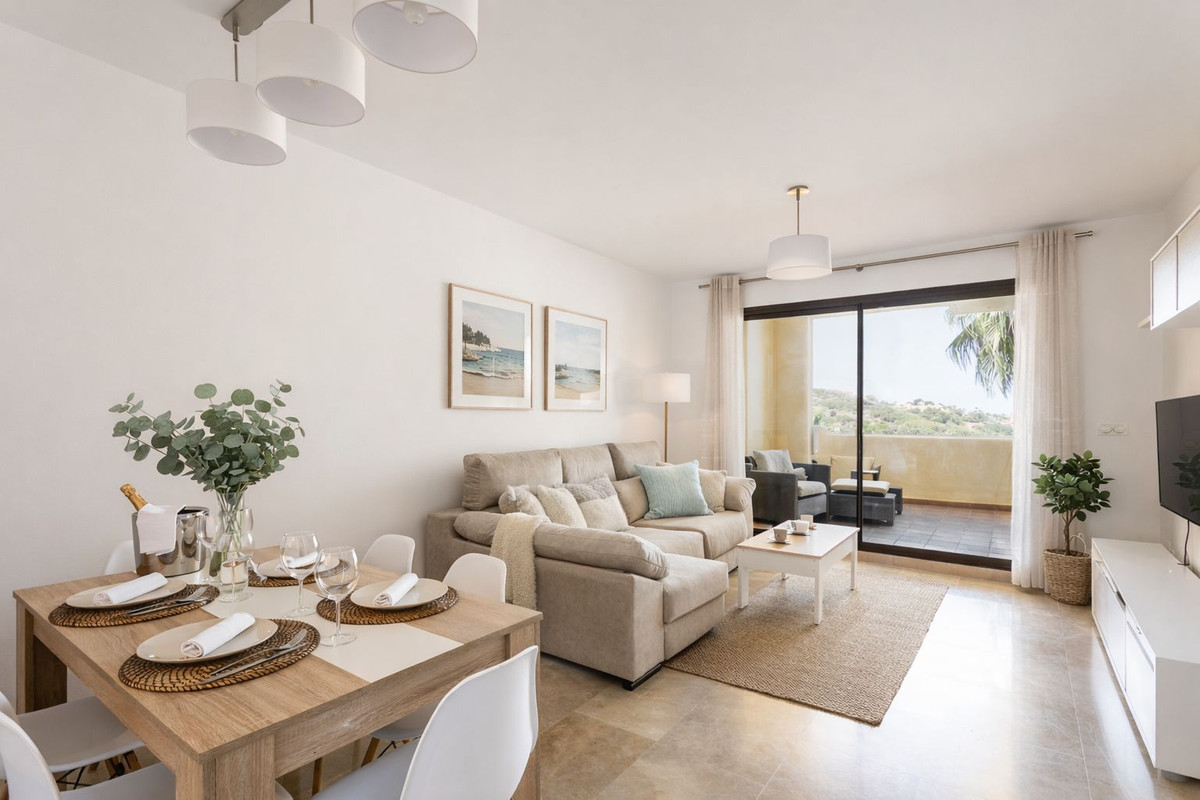 Se vende Apartamento Planta Media de 2 dormitorios en Costa Del Sol, Málaga, España