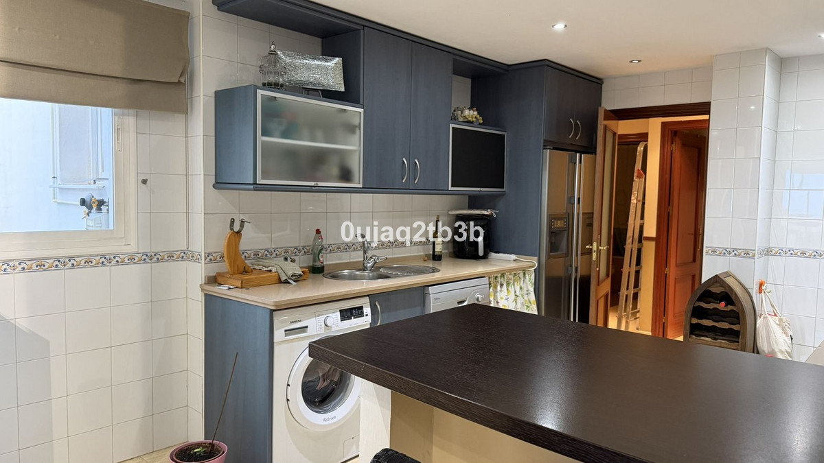 3 Bed Apartment for sale in San Pedro De Alcántara Costa Del Sol, Málaga, Spain