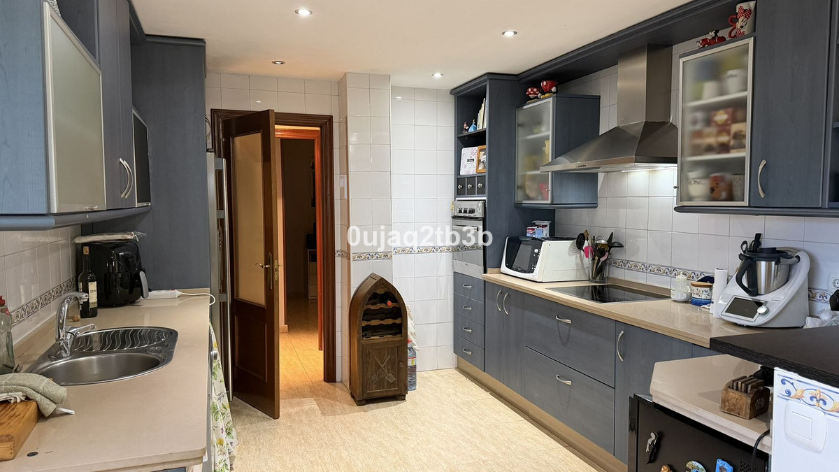 3 Bed Apartment for sale in San Pedro De Alcántara Costa Del Sol, Málaga, Spain