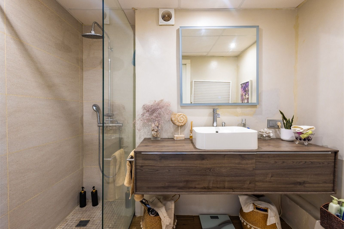 2 Bed Apartment for sale in Marbella Costa Del Sol, Málaga, Spain