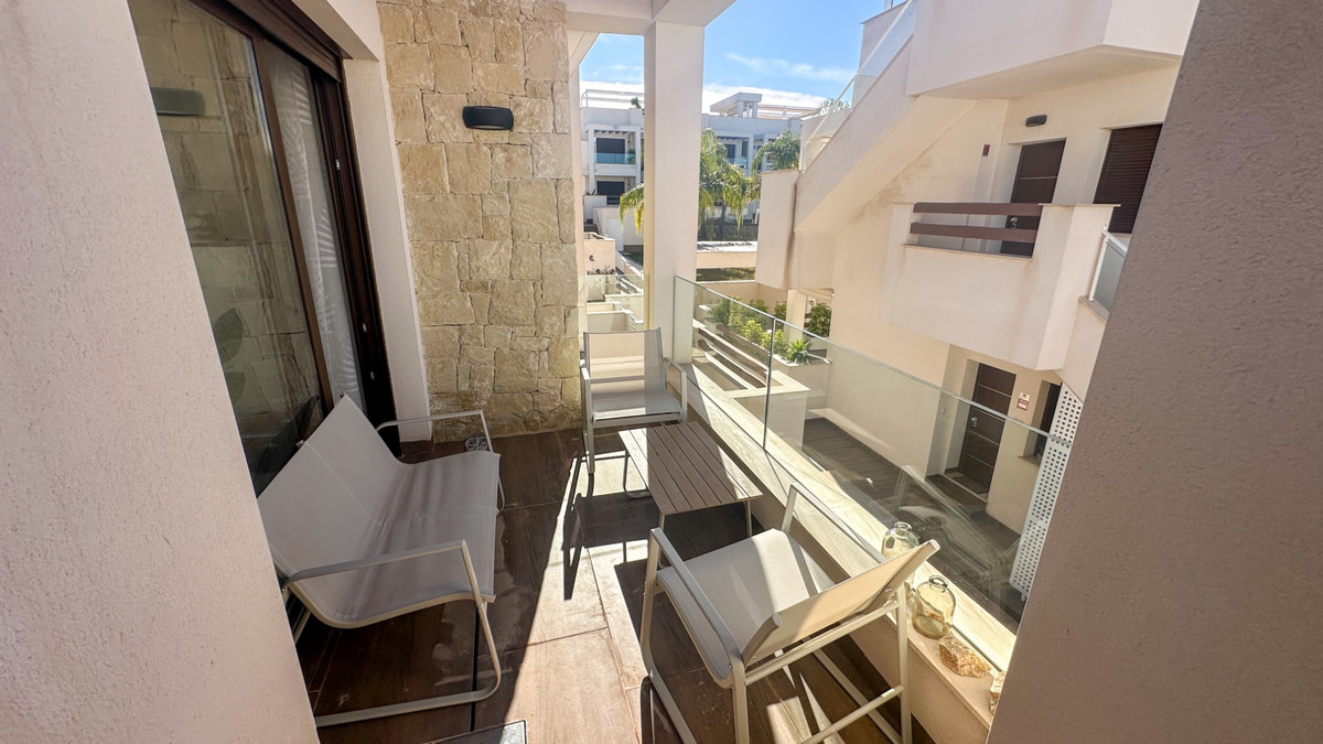 Se vende Apartamento en Planta Última de 3 dormitorios en Costa Blanca, Alicante, España