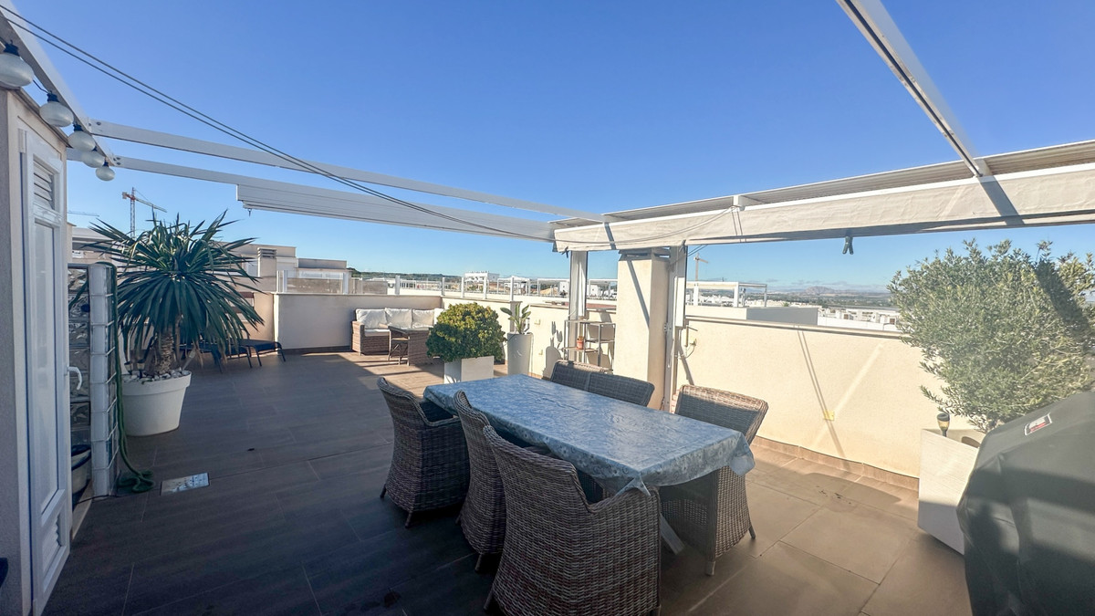 Se vende Apartamento en Planta Última de 3 dormitorios en Costa Blanca, Alicante, España