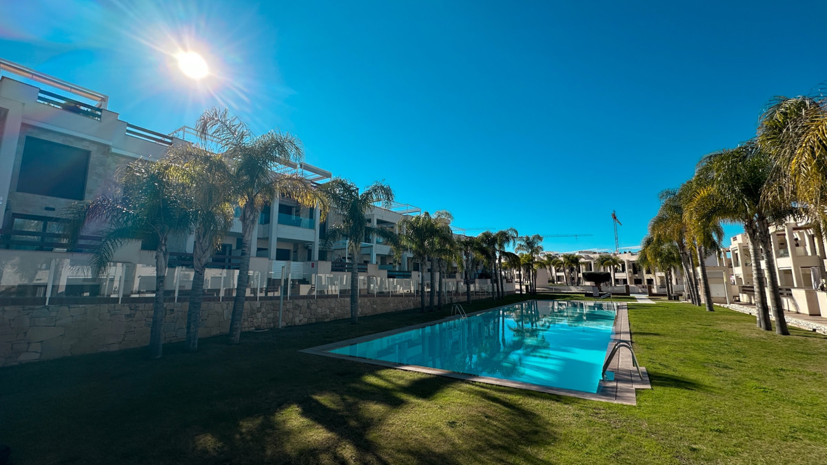 Se vende Apartamento en Planta Última de 3 dormitorios en Costa Blanca, Alicante, España