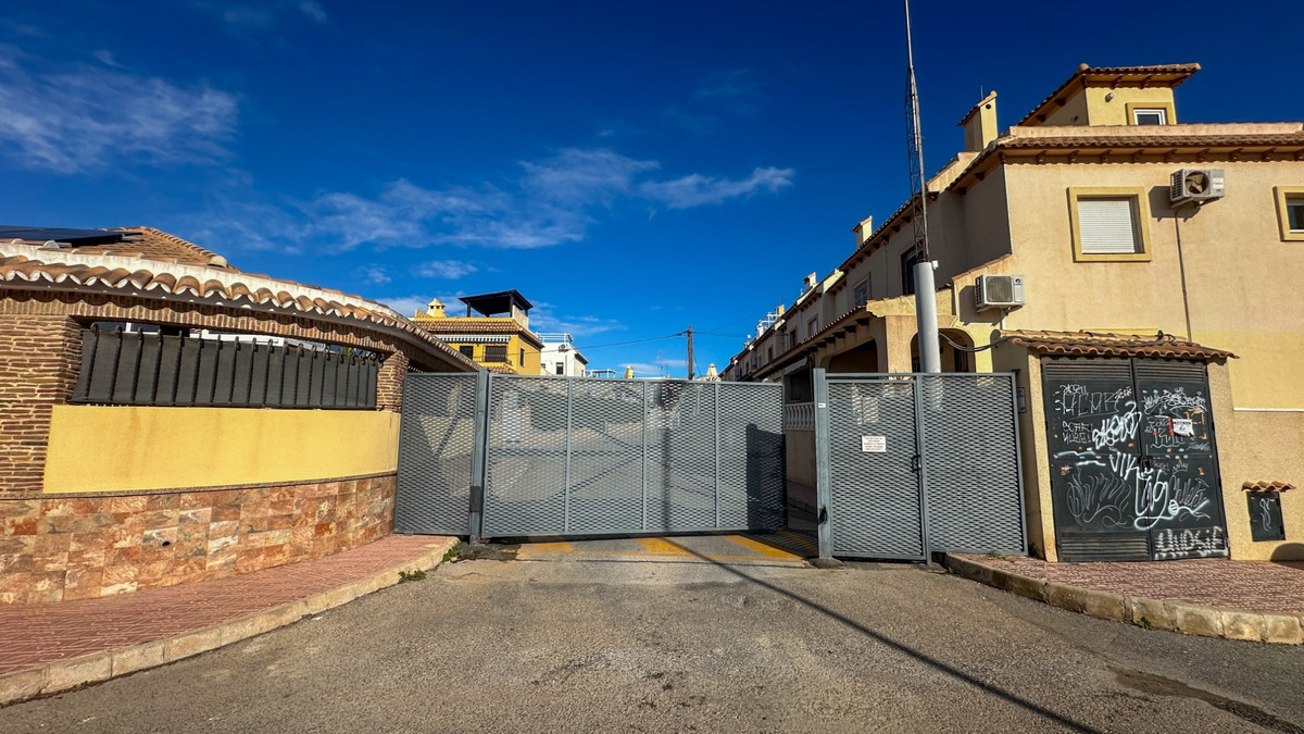 Se vende Adosada de 2 dormitorios en Costa Blanca, Alicante, España