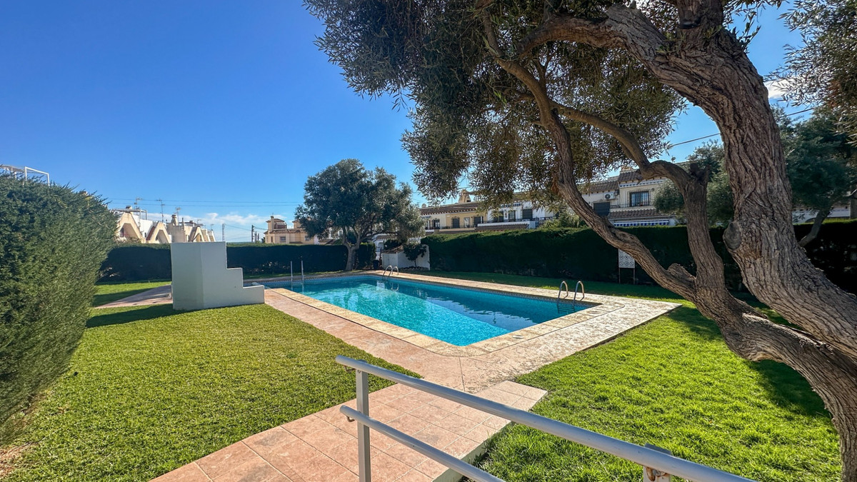 Se vende Adosada de 2 dormitorios en Costa Blanca, Alicante, España
