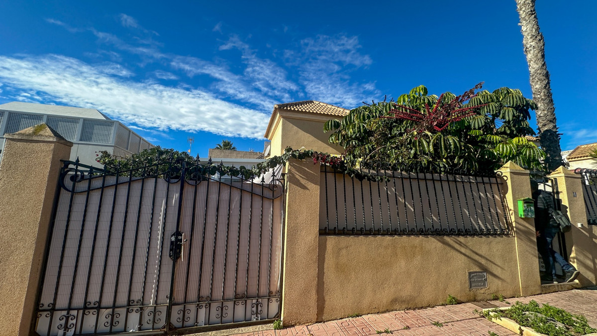 Se vende Adosada de 2 dormitorios en Costa Blanca, Alicante, España