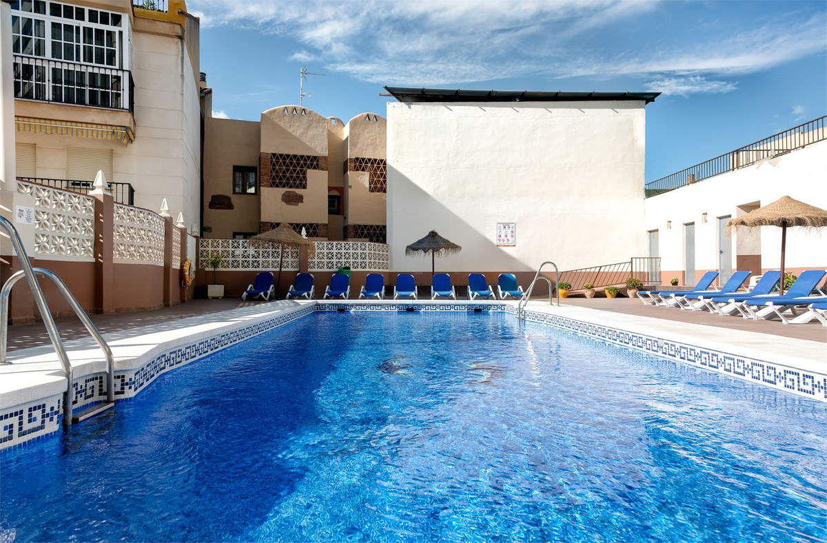 2 Bed Apartment for sale in Fuengirola Costa Del Sol, Málaga, Spain