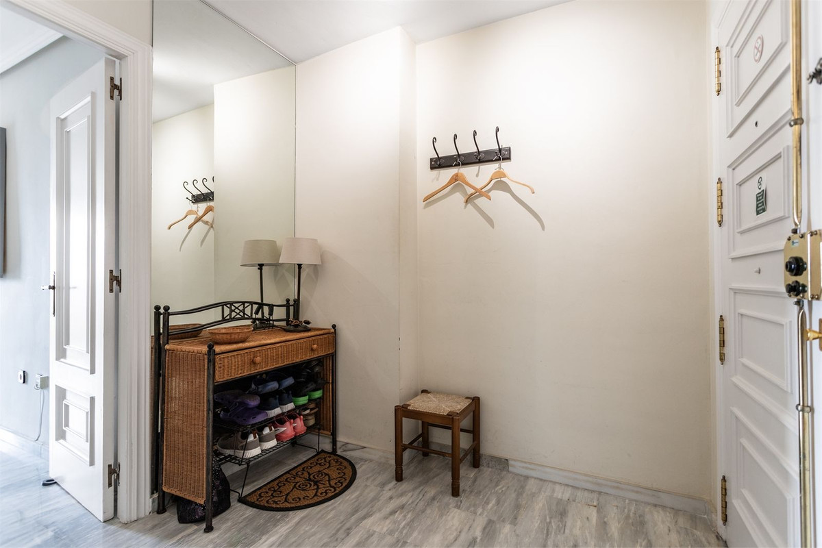 2 Bed Apartment for sale in Fuengirola Costa Del Sol, Málaga, Spain