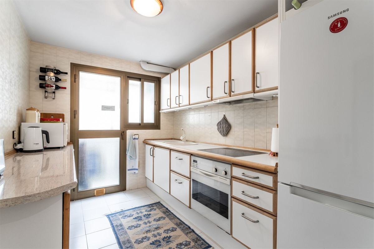 2 Bed Apartment for sale in Fuengirola Costa Del Sol, Málaga, Spain