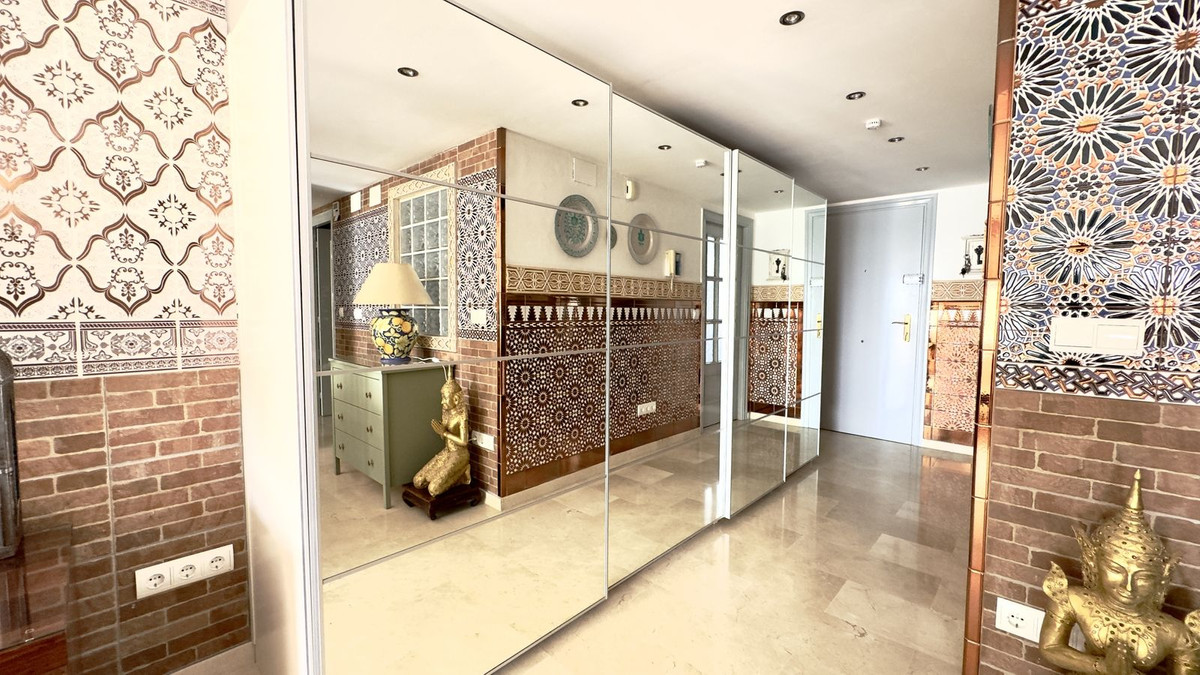 Se vende Apartamento en Planta Última de 2 dormitorios en Costa Del Sol, Málaga, España