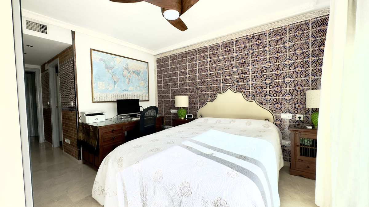 Se vende Apartamento en Planta Última de 2 dormitorios en Costa Del Sol, Málaga, España