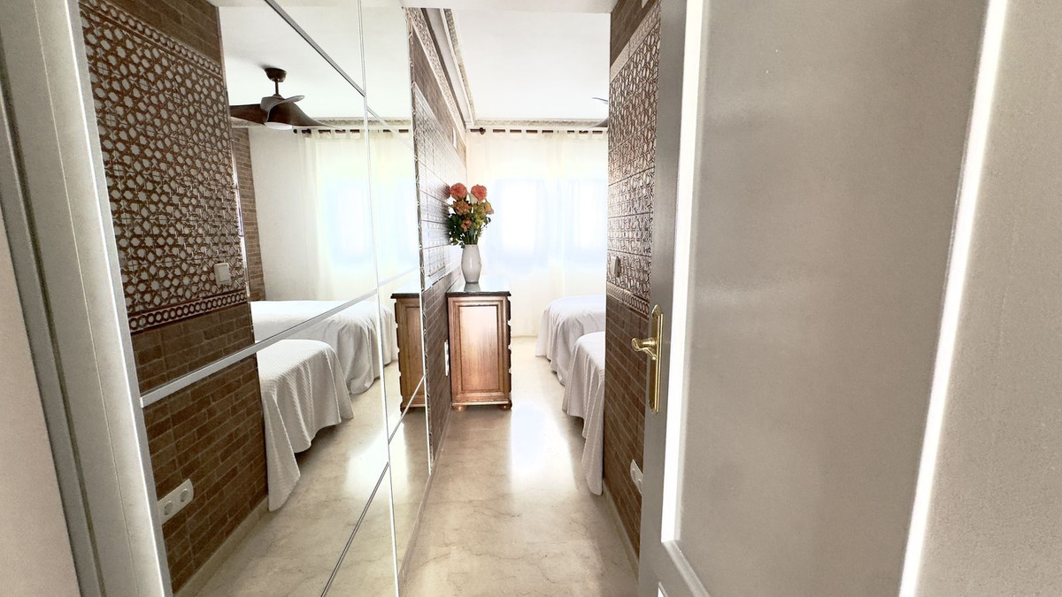 Se vende Apartamento en Planta Última de 2 dormitorios en Costa Del Sol, Málaga, España