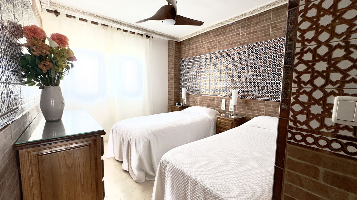 Se vende Apartamento en Planta Última de 2 dormitorios en Costa Del Sol, Málaga, España