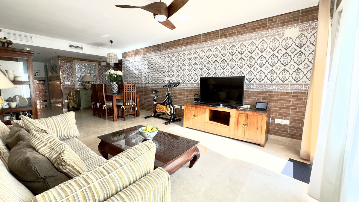 Se vende Apartamento en Planta Última de 2 dormitorios en Costa Del Sol, Málaga, España
