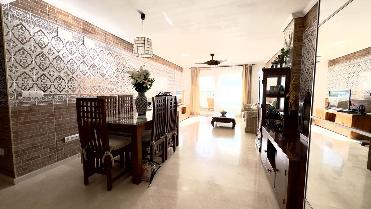 Se vende Apartamento en Planta Última de 2 dormitorios en Costa Del Sol, Málaga, España