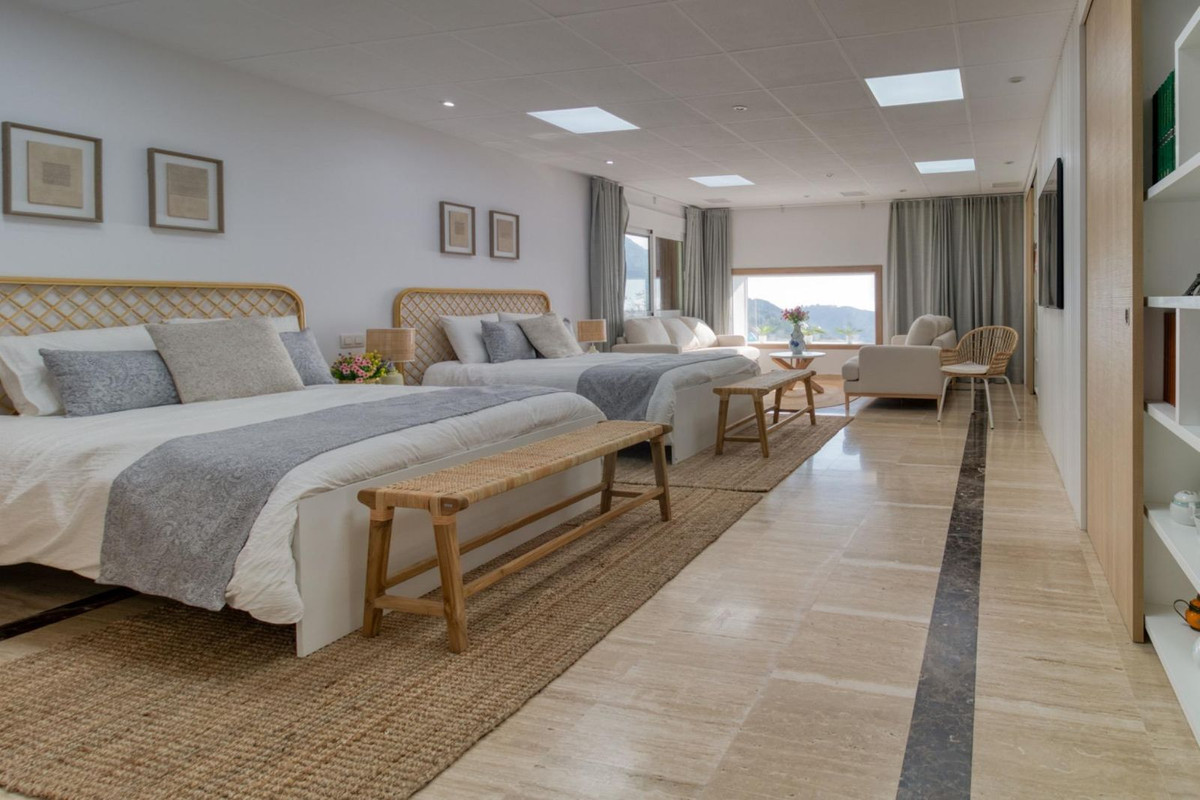 Se vende Villa - Chalet de 7 dormitorios en Costa Del Sol, Málaga, España