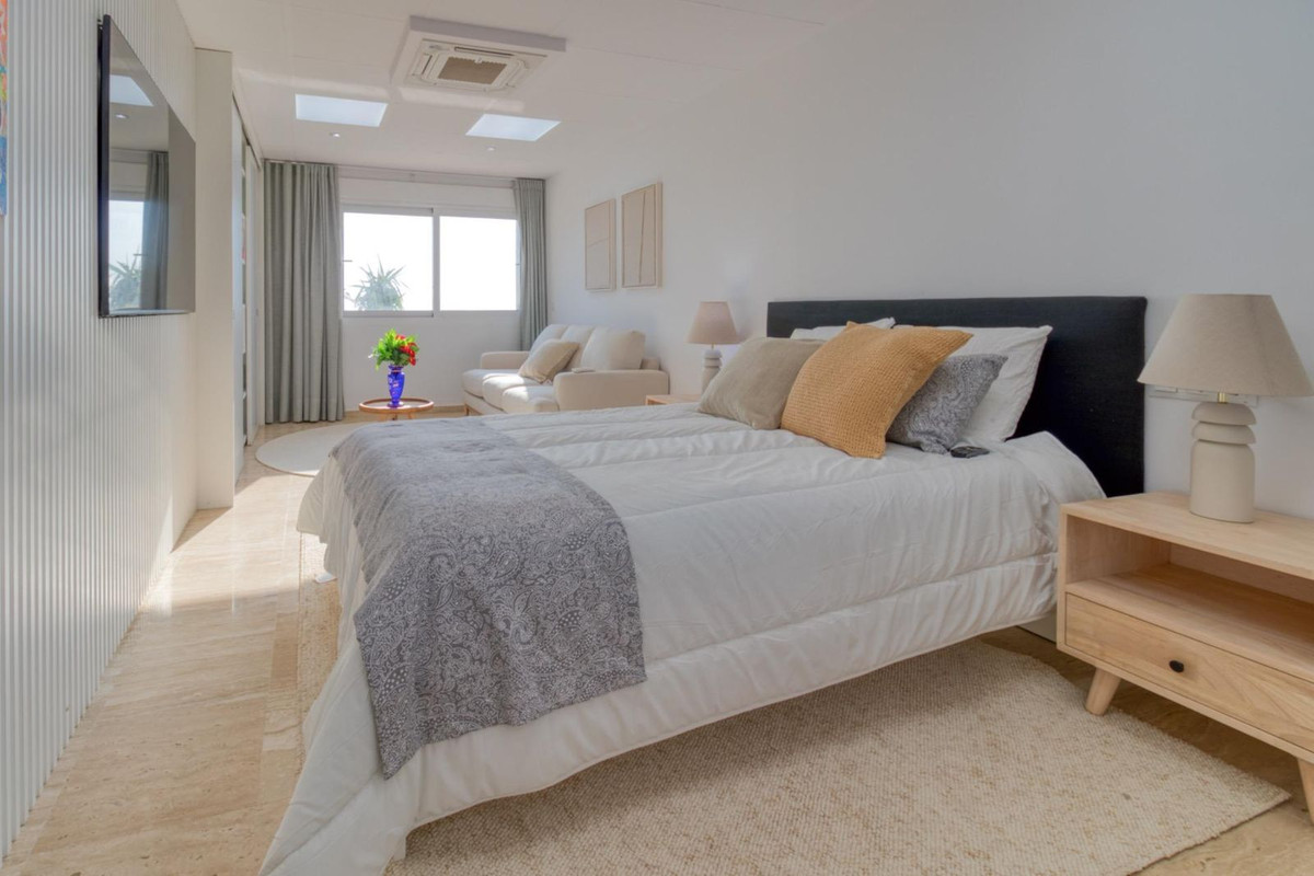 Se vende Villa - Chalet de 7 dormitorios en Costa Del Sol, Málaga, España