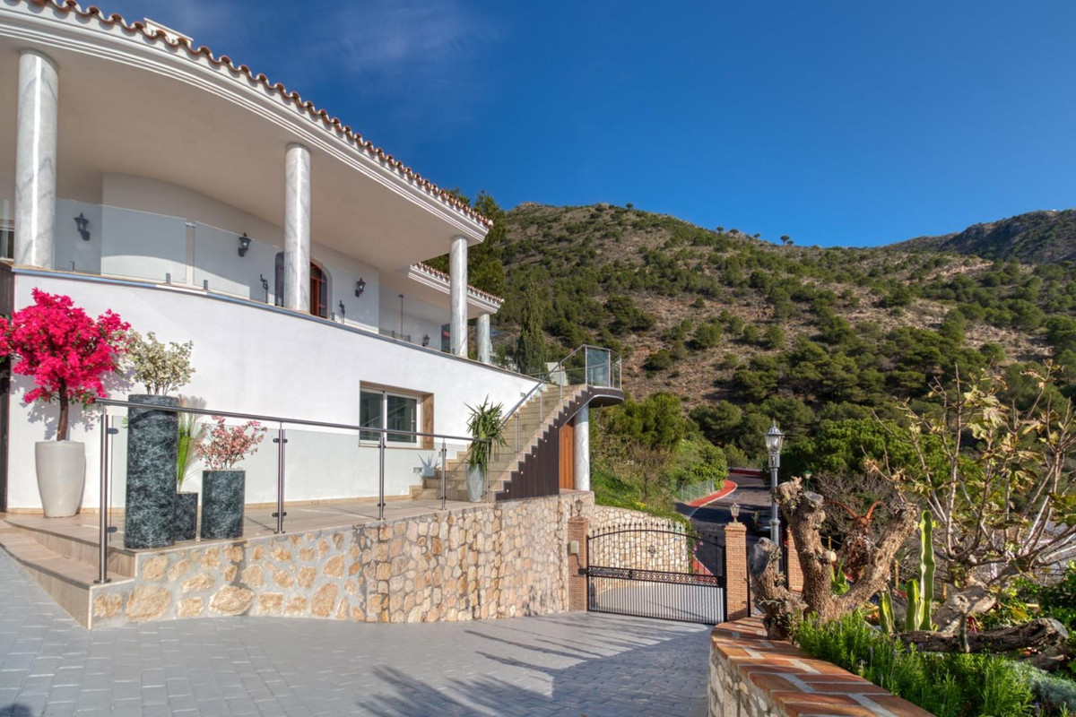 Se vende Villa - Chalet de 7 dormitorios en Costa Del Sol, Málaga, España